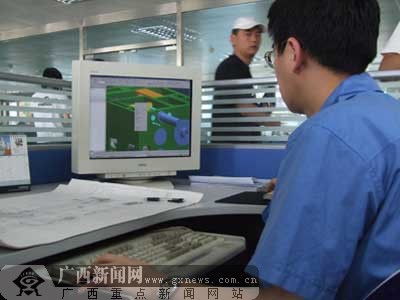 智能制造新篇章 網(wǎng)絡(luò)媒體龍江行走進(jìn)齊齊哈爾第一機(jī)床廠，探訪網(wǎng)絡(luò)技術(shù)賦能工業(yè)轉(zhuǎn)型升級